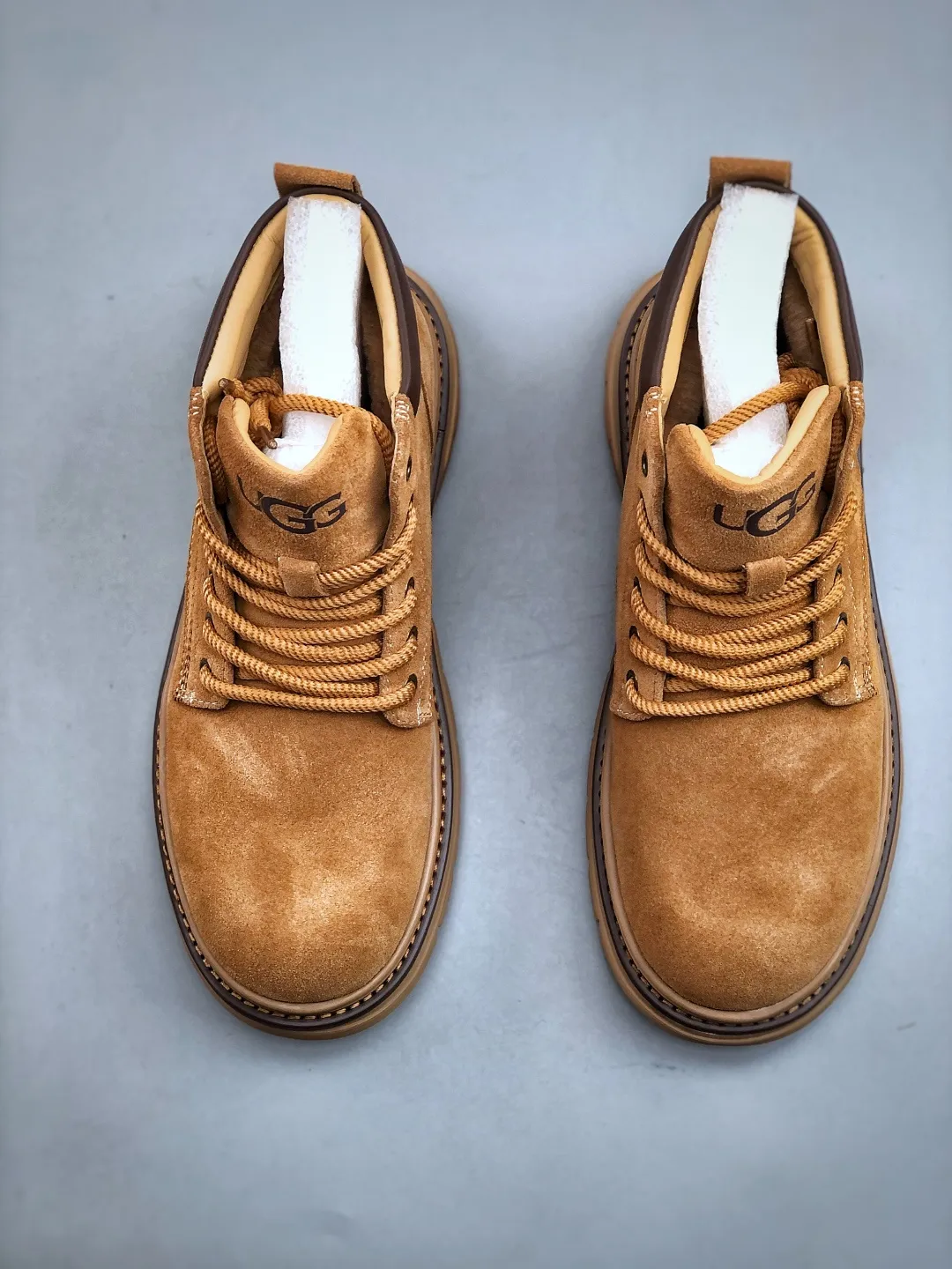 Local 💰560 supports store opening New goods 🚀 #UGG New products for autumn and winter (plush integrated lining 🔥warm and heat-locking) must-have outdoor mid-top casual Martin boots snow boots series Guangdong factory quality Autumn and winter new styles Fashion trend matching The fabric is made of Italian imported frosted cowhide. The whole shoe is made of genuine cowhide. The outsole and hardware are all made from OEM raw materials. Good products do not kill pigs. The quality of the first order is strictly controlled. A full set of official website unified packaging. This year’s winter cold-proof outdoor products are a must-have for daily casual matching for sportsmen‼ American affordable luxury brand [UGG] Tasman Weather Hybrid Tasman hybrid series mid-top lightweight casual Martin boots "Size: 38-44 (one size larger than sports shoes)